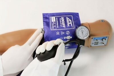 Blood Pressure Reading Skills Trainer with OMNI® 2 (S415.250) 3