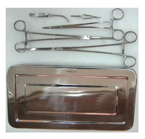Surgical-Vascular-Clamps-Set-with-tray-1.png