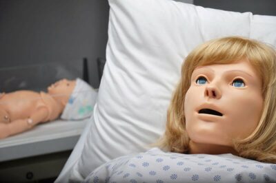 NOELLE® S554.100 – Maternal and Newborn Care Patient Simulator Package 9